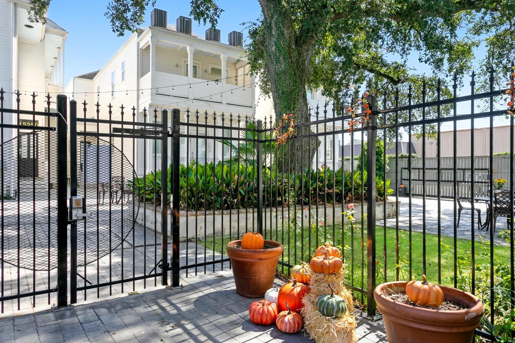 ニューオーリンズModern 2Br On Carondelet By Hosteevaアパートメント エクステリア 写真