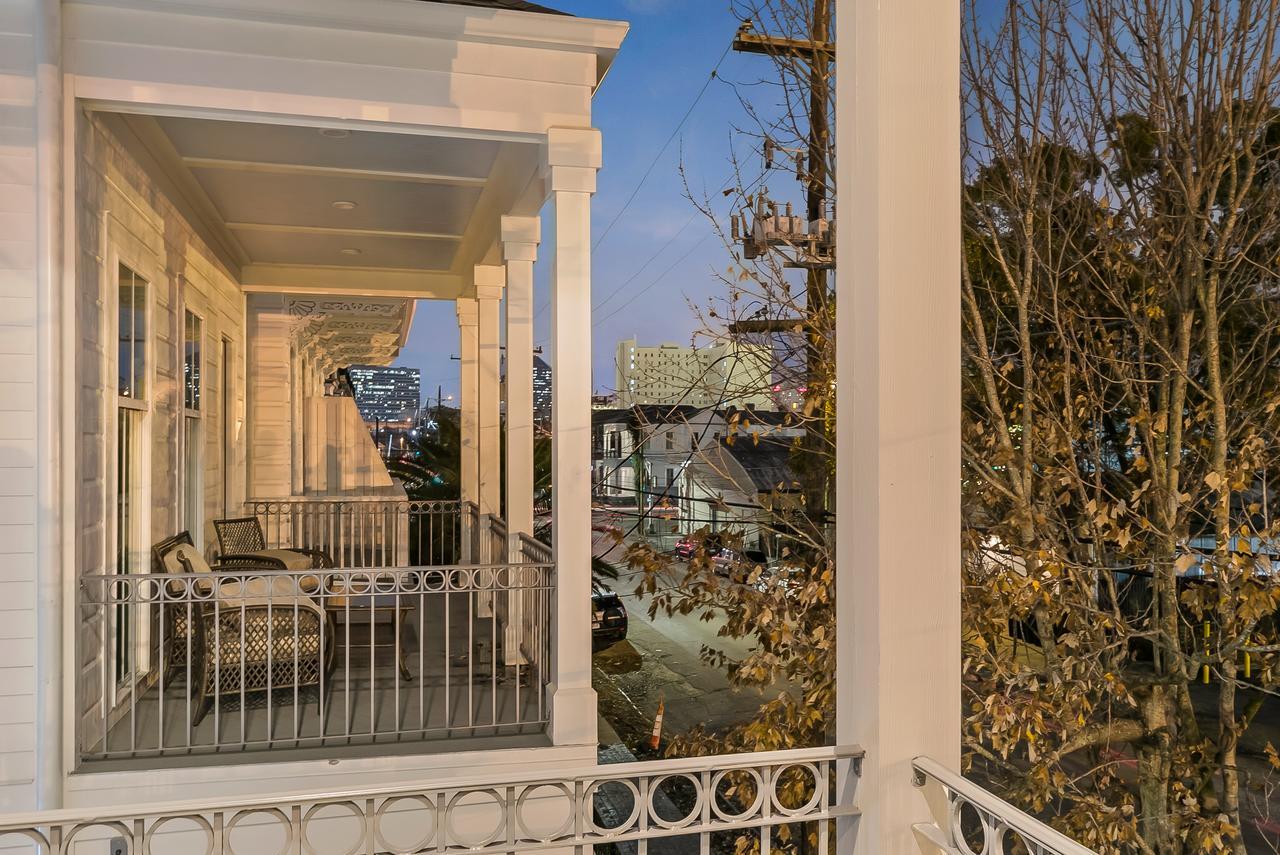 ニューオーリンズModern 2Br On Carondelet By Hosteevaアパートメント エクステリア 写真