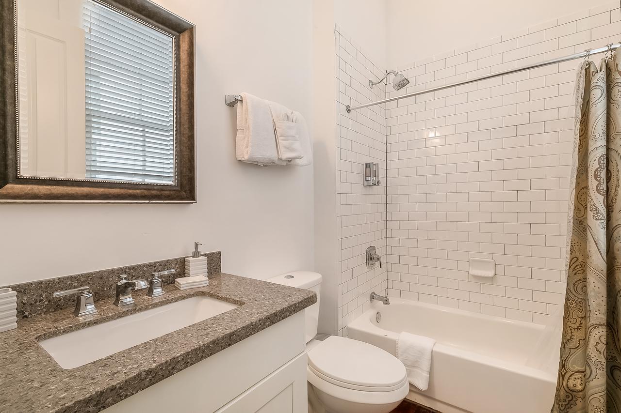 ニューオーリンズModern 2Br On Carondelet By Hosteevaアパートメント エクステリア 写真